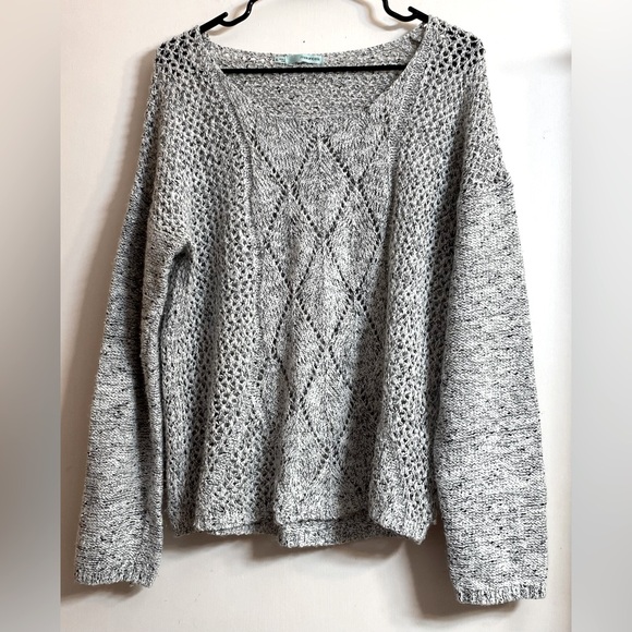 Womens Top Size XL Westport gray shimmer sweater maurices silver. - Picture 1 of 6